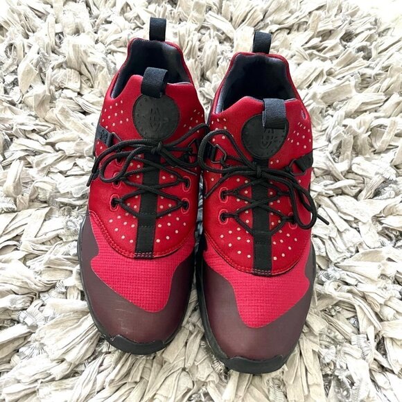 Nike 806807-600 Air Huarache Utility 'Gym Red Black' in Size 10 - Picture 3 of 7